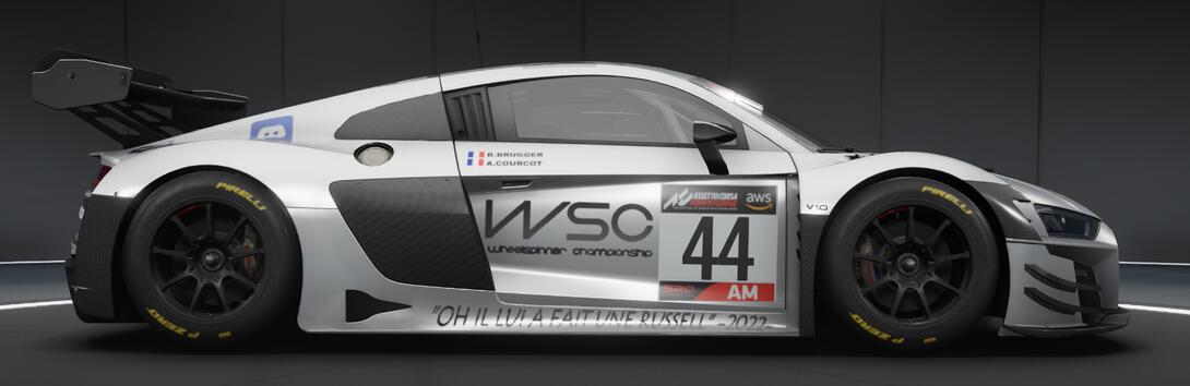 Side view of a silver livery on a R8 EVO II