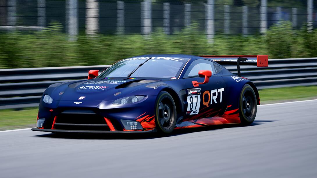 QRT eSports | Aston Martin V8 Vantage GT3