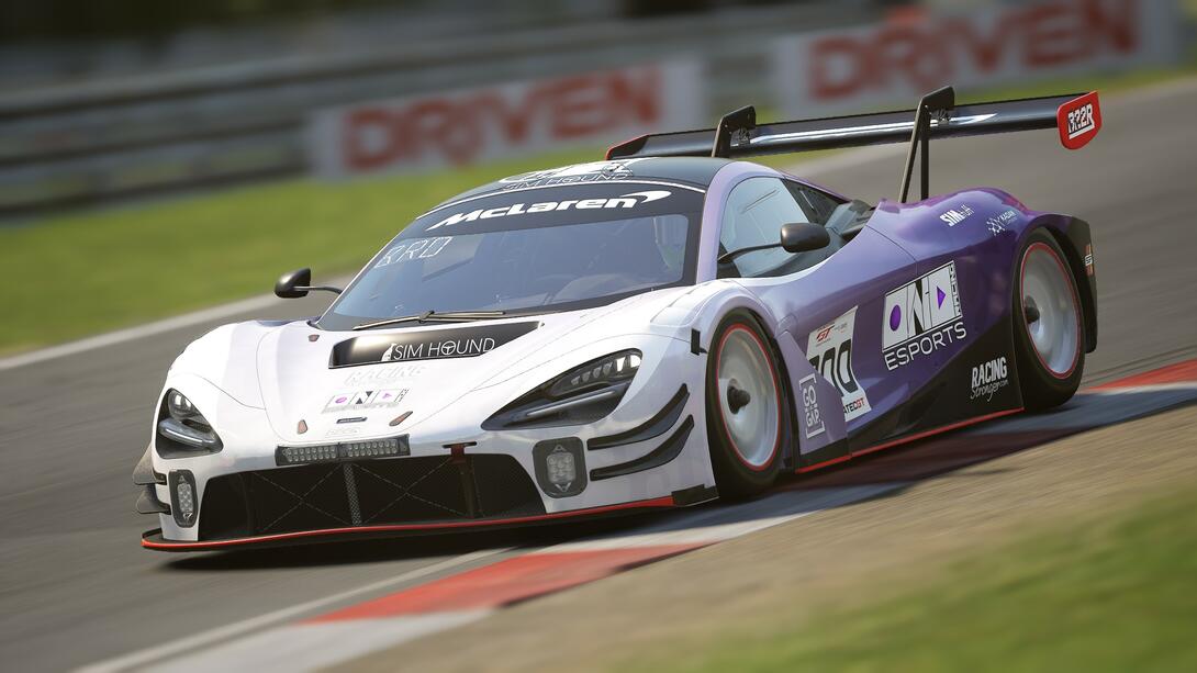 oNiD eSports McLaren 720 Evo GT3