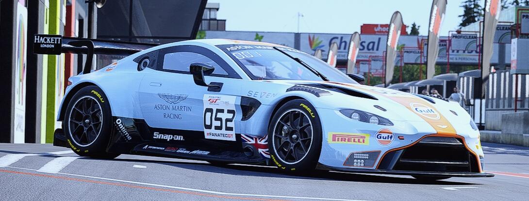 #52_J.King_AMR_V8_Vantage_GT3