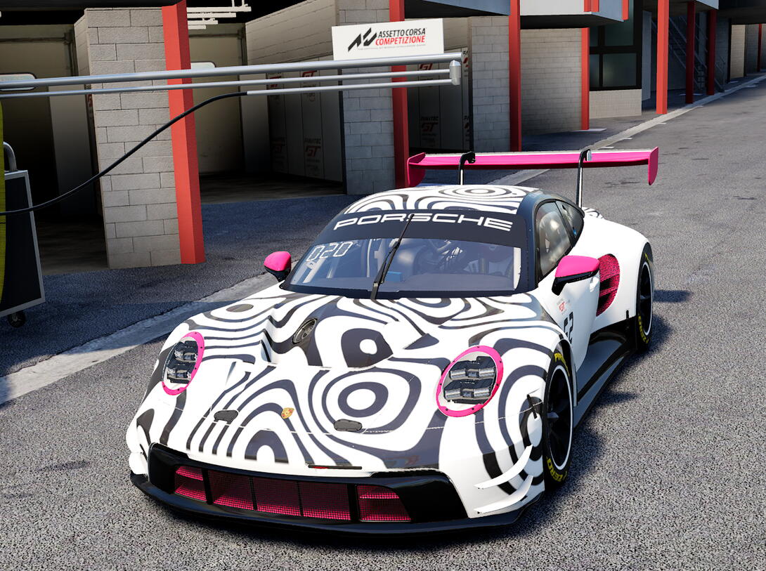 #110 Porsche 992 Maggiolo Raging